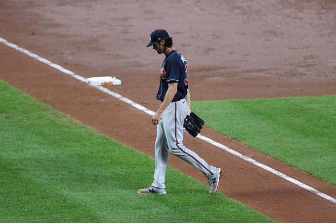 $!Se acaba la temporada para Cole Hamels con los Dodgers