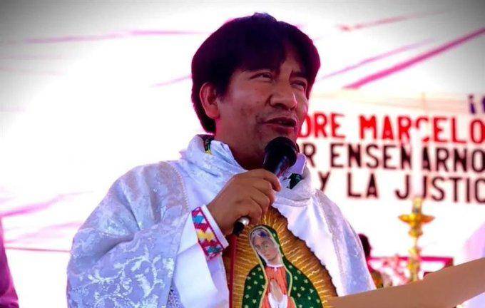 El padre Marcelo Pérez fue atacado a balazos el domingo 20 de octubre del 2024 tras oficiar una misa en la capilla del Barrio de Cuxtitali.