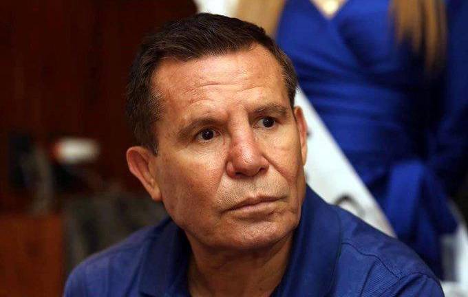 Julio César Chávez es asintomático.