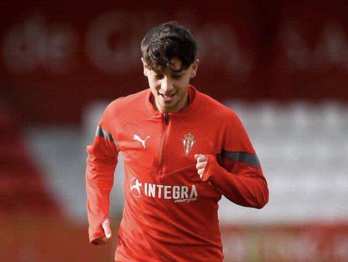 Sinaloense Jordan Carrillo se reincorpora a entrenamientos del Sporting de Gijón
