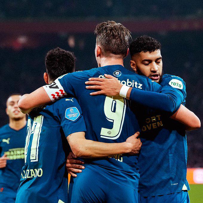 $!Ajax frena el paso del PSV y el Chucky
