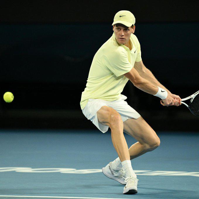 $!Sinner se permite un desliz rumbo a la tercera ronda del Abierto de Australia