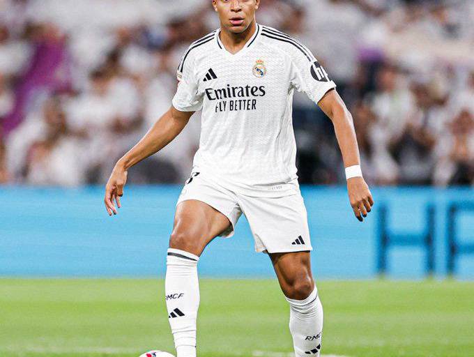 Mbappé sufre lesión muscular y es duda para la final de la Copa Intercontinental
