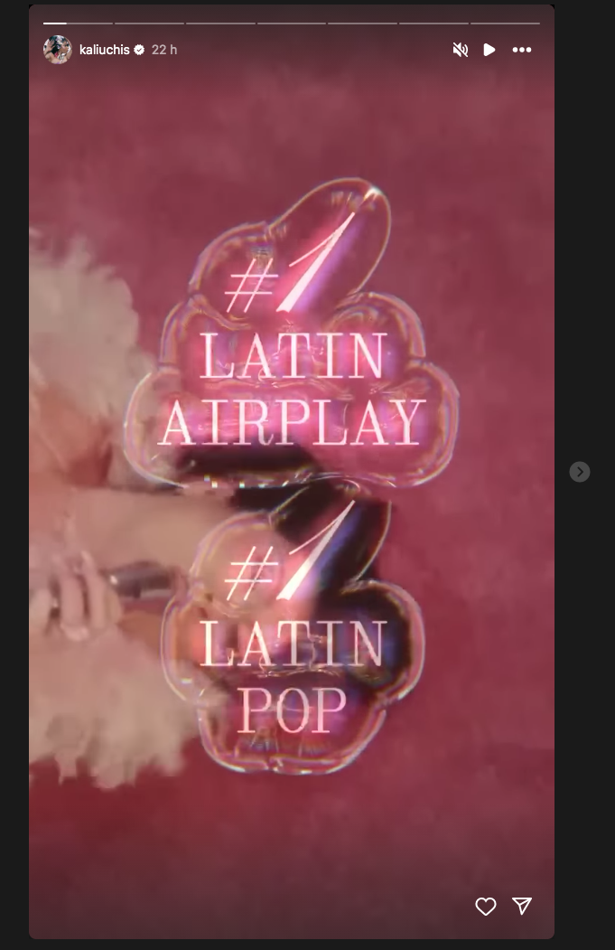 $!Logran Kali Uchis y Peso Pluma el número 1 en Billboard con ‘Igual que un ángel’