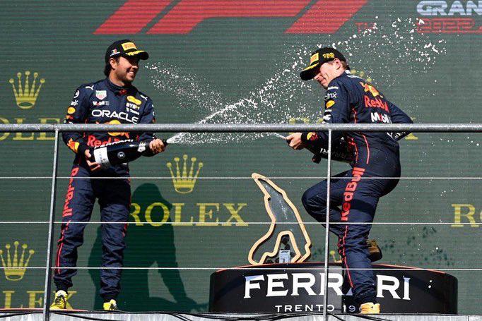 ‘Checo’ Pérez sube al podio en el GP de Bélgica, tras llegar en segundo lugar