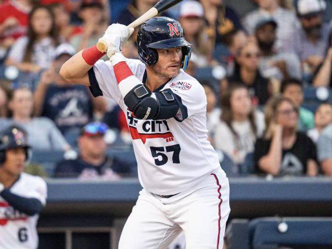 Josh Donaldson subido por los Cerveceros desde Triple-A