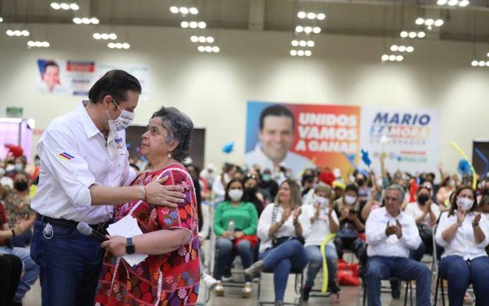 Beatriz Paredes visita Sinaloa como parte de una gira de trabajo.
