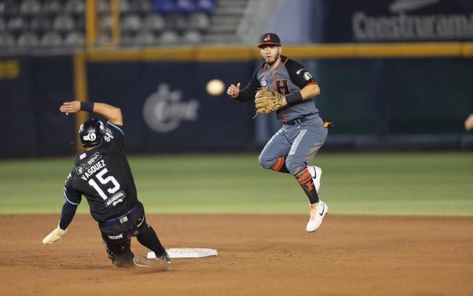 Naranjeros de Hermosillo apalea a Sultanes por 13-3.