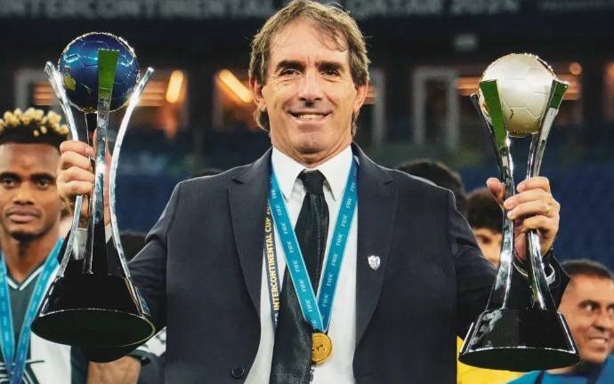 Guillermo Almada dirigirá ahora en España, tras su salida del Pachuca.