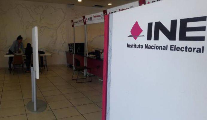 El 17 de diciembre, con 6 votos a favor y cinco en contra, los consejeros del Instituto Nacional Electoral (INE) decidieron posponer la consulta de revocación de mandato argumentando falta de recursos para realizar este ejercicio ciudadano.