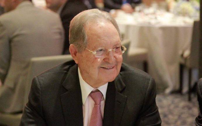 Olegario Vázquez Raña muere a los 81 años.