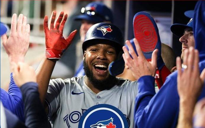 Vladimir Guerrero Jr. tiene larga vida en Azulejos.
