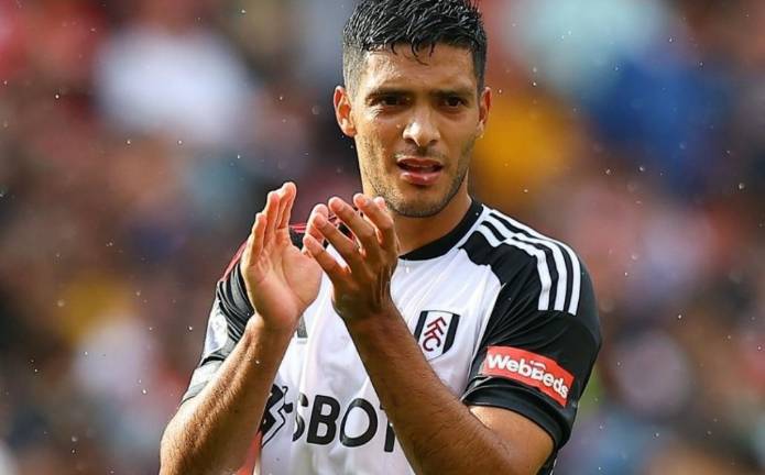 Raúl Jiménez anotó uno de los penales en la tanda que los puso en la siguiente ronda de la Carabao Cup.
