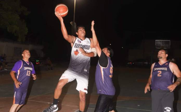 La Liga Veteranos de Baloncesto vivió una jornada emocionante.