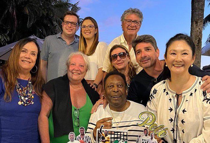$!Pelé es de nuevo hospitalizado con hinchazón general
