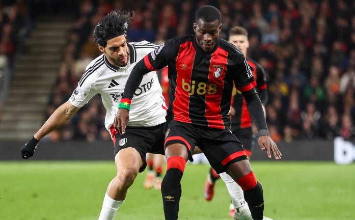 El delantero mexicano Raúl Jiménez entró de cambio por el Fulham, pero poco pudo hacer para evitar la derrota.