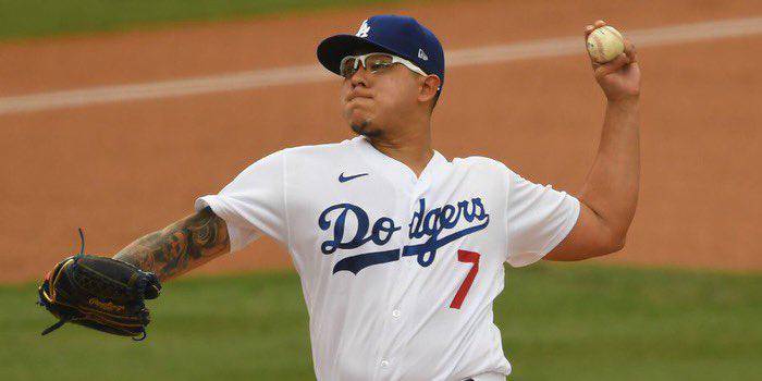Julio Urías se va sin decisión.