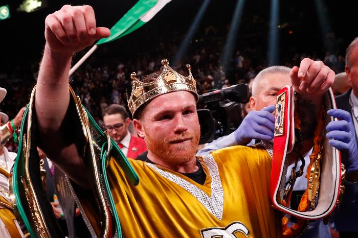 $!Canelo Álvarez revira a cuestionamientos del padre de Benavidez y critica a su hijo