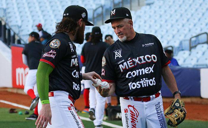 Giovanni Carrara nunca ha trabajado como coach en Venezuela.