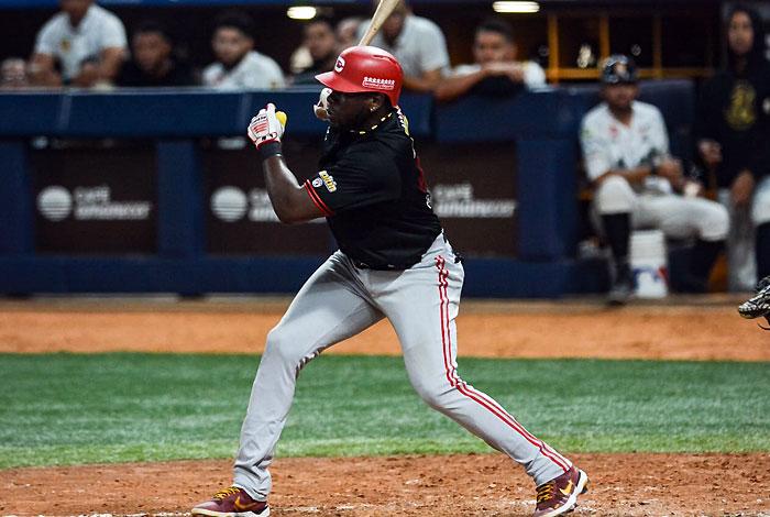 $!Venados de Mazatlán se fortalece con el poder del cubano Yoel Yanqui