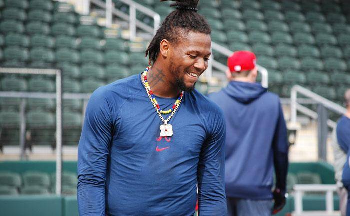 Ronald Acuña está fuera de toda actividad en el beisbol al presentar problemas en su rodilla derecha.