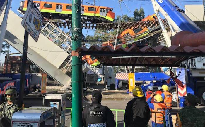 Los vagones colapsados en el metro capitalino.