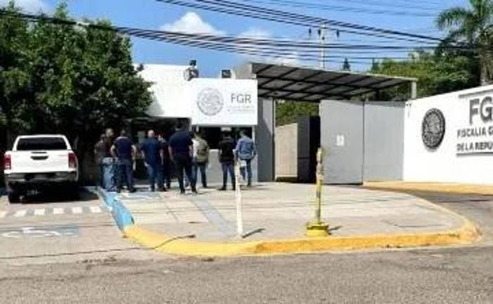 La Policía Federal Ministerial decomisó armas y municiones a un hombre en Guasave.