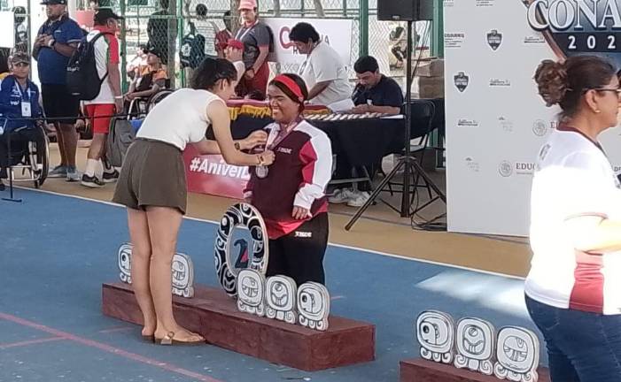 Los porteños reciben sus medallas.