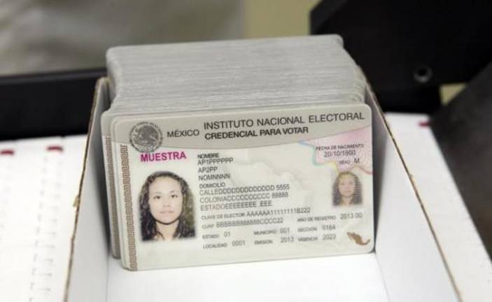 Al reimprimir sus credenciales de elector vencidas, los ciudadanos podrán votar con ellas en la elección judicial del próximo 1 de junio.