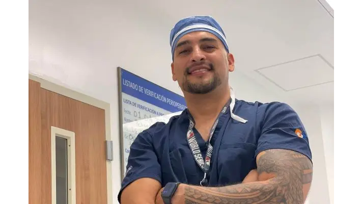 El médico narró que desde hace un mes fue sacado de su casa, junto con su esposa e hijas, al ser señalado de presuntamente traficar fentanilo