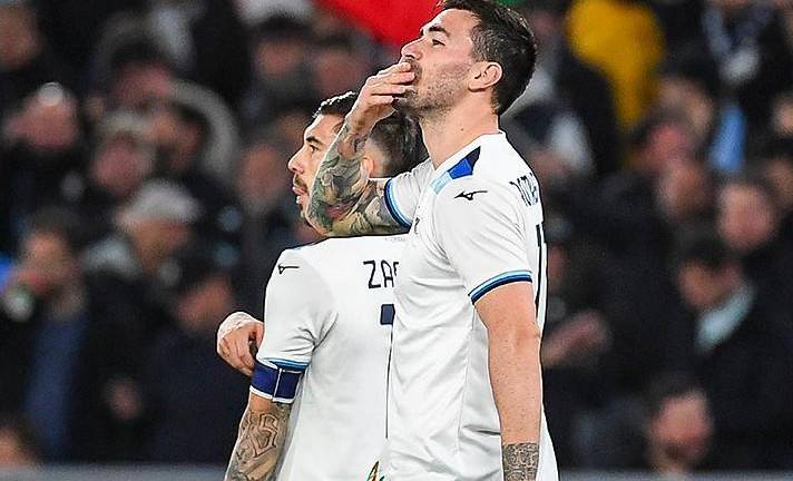 Alessio Romagnoli fue el autor del gol que le otorgó a la Lazio el empate y un punto.