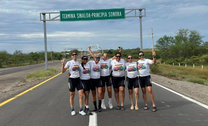 Las ciclistas cumplen su meta de recorrer 13 municipios.