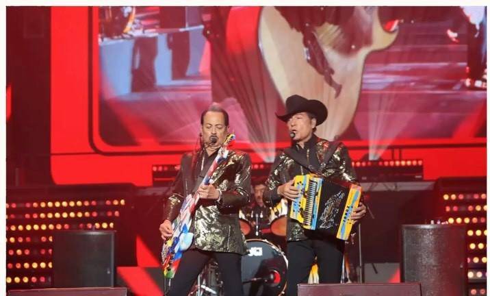 Los Tigres del Norte se presentaron en el Palacio de los Deportes, como parte de ‘La Lotería Tour’