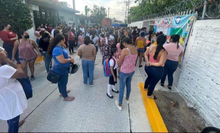 Los padres de familia aseguran que el acuerdo que tenían con la dirección no se respetó.