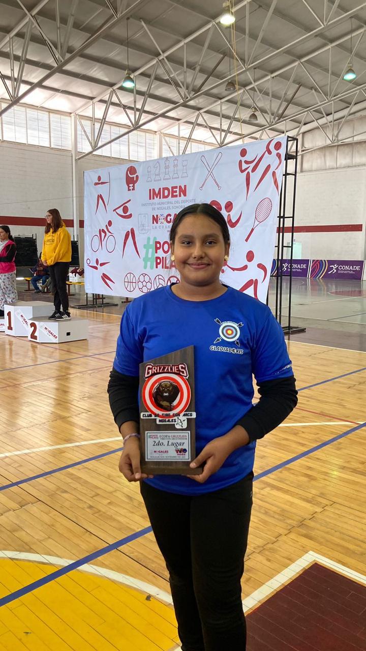 $!Sinaloenses atinan a seis medallas en Copa Grizzlies de Tiro con Arco
