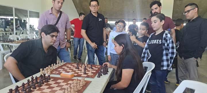El evento se desarrolló en el salón de usos múltiples del Imdem.