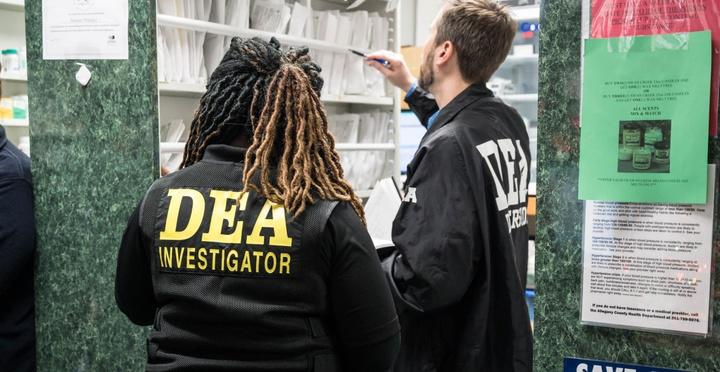 La funcionaria estadounidense confirmó que en uno de los 13 casos, el Gobierno mexicano llevaba 8 meses sin aprobar una solicitud de visa para un agente de la DEA.