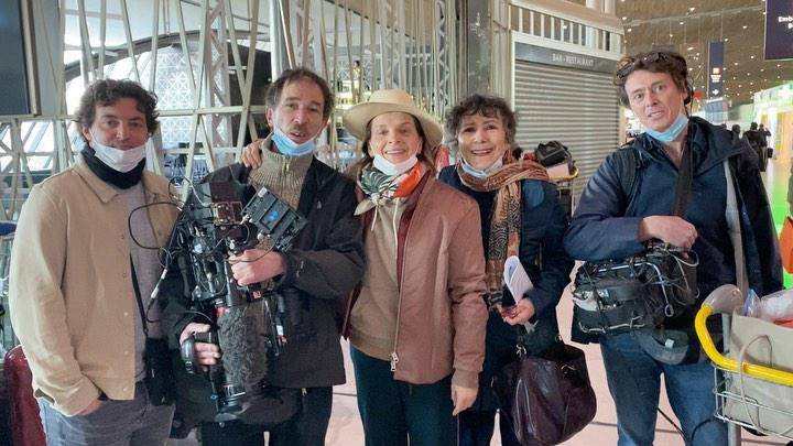 La actriz francesa con Marie-Monique Robin, Kevin Vincent, Laurent Langlois y Guillaume Martin.