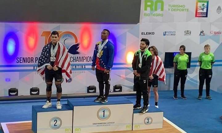 Jorge Adán Cárdenas sube al tercer peldaño del podio.