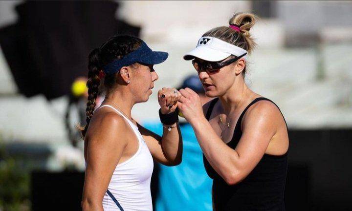 Giuliana Olmos y Gabriela Dabrowski avanzaron por la vía fácil.