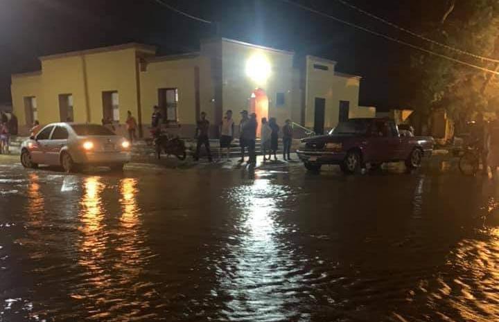En Rosario se desborda el Río Baluarte; evacuan a familias en Agua Verde y Chametla