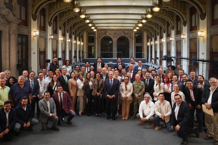 Pide AMLO a gobernadores 4T intensificar búsqueda de personas desaparecidas