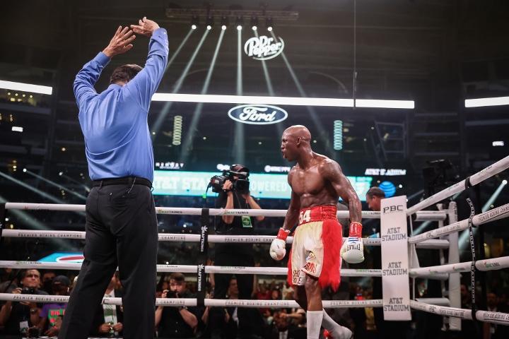 $!Errol Spence Jr. obtiene su tercer cetro Welter tras vencer a Yordenis Ugás