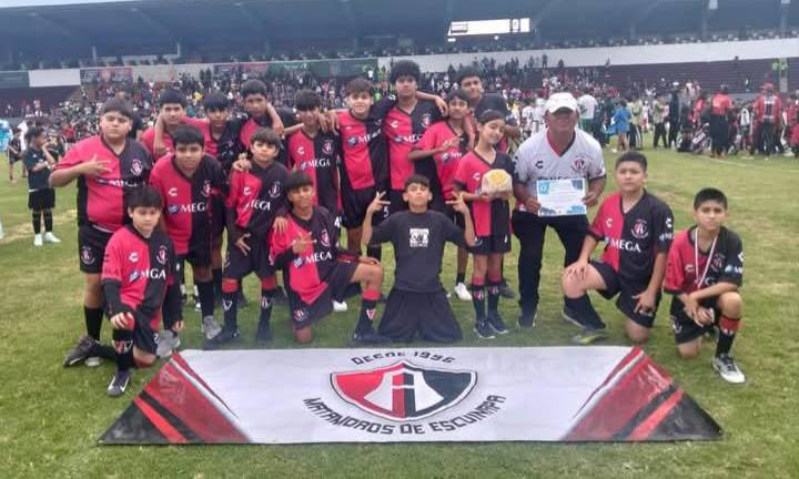 Atlas-Matamoros de Escuinapa celebra 30 años de legado formativo con homenaje en el Torneo Loginsport.