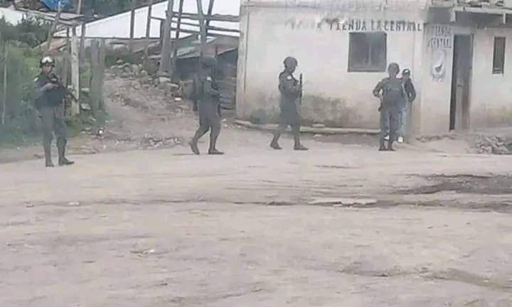 Militares de Guatemala blindan su frontera con México.