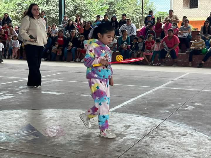 $!Mantiene DIF caravana de Reyes Magos en comunidades de Rosario