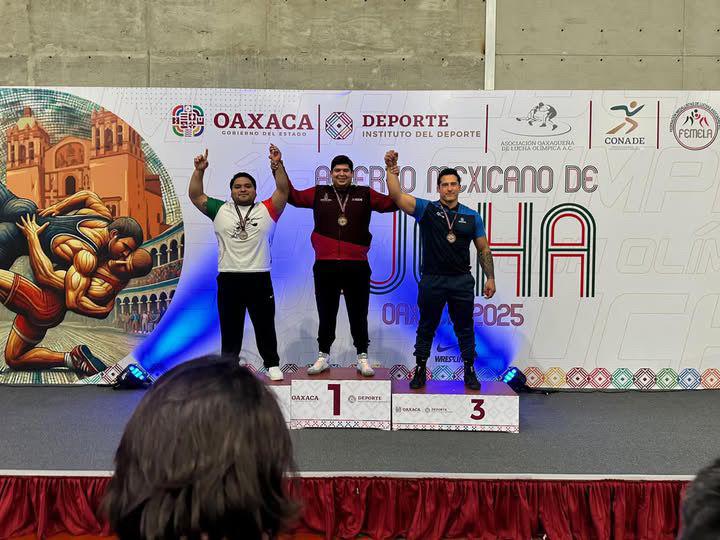 $!Primos de Navolato ganan oro en el Abierto Mexicano de Luchas