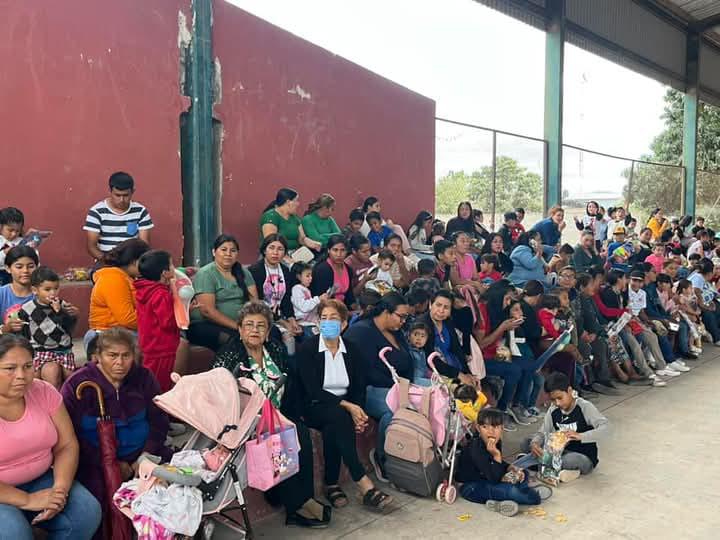 $!Mantiene DIF caravana de Reyes Magos en comunidades de Rosario