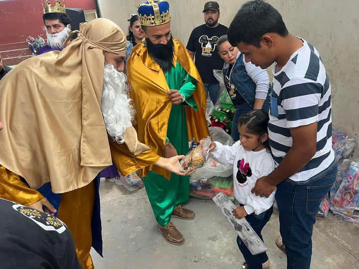 $!Mantiene DIF caravana de Reyes Magos en comunidades de Rosario