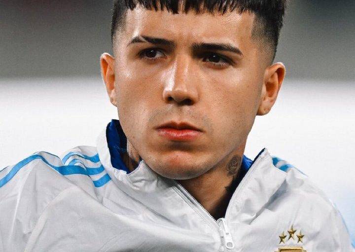 Se disculpa Enzo Fernández tras cánticos racistas de selección argentina contra los franceses
